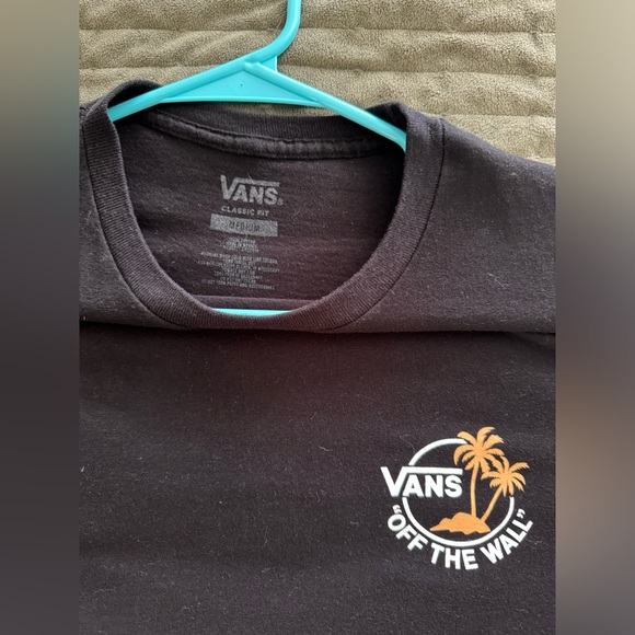 Men’s medium black Vans t-shirt great condition no fading, holes, or stains - Picture 3 of 3